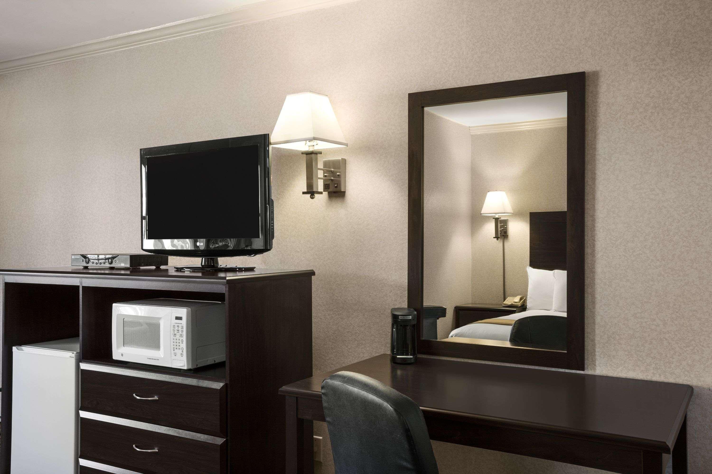 Days Inn By Wyndham Grants Zewnętrze zdjęcie