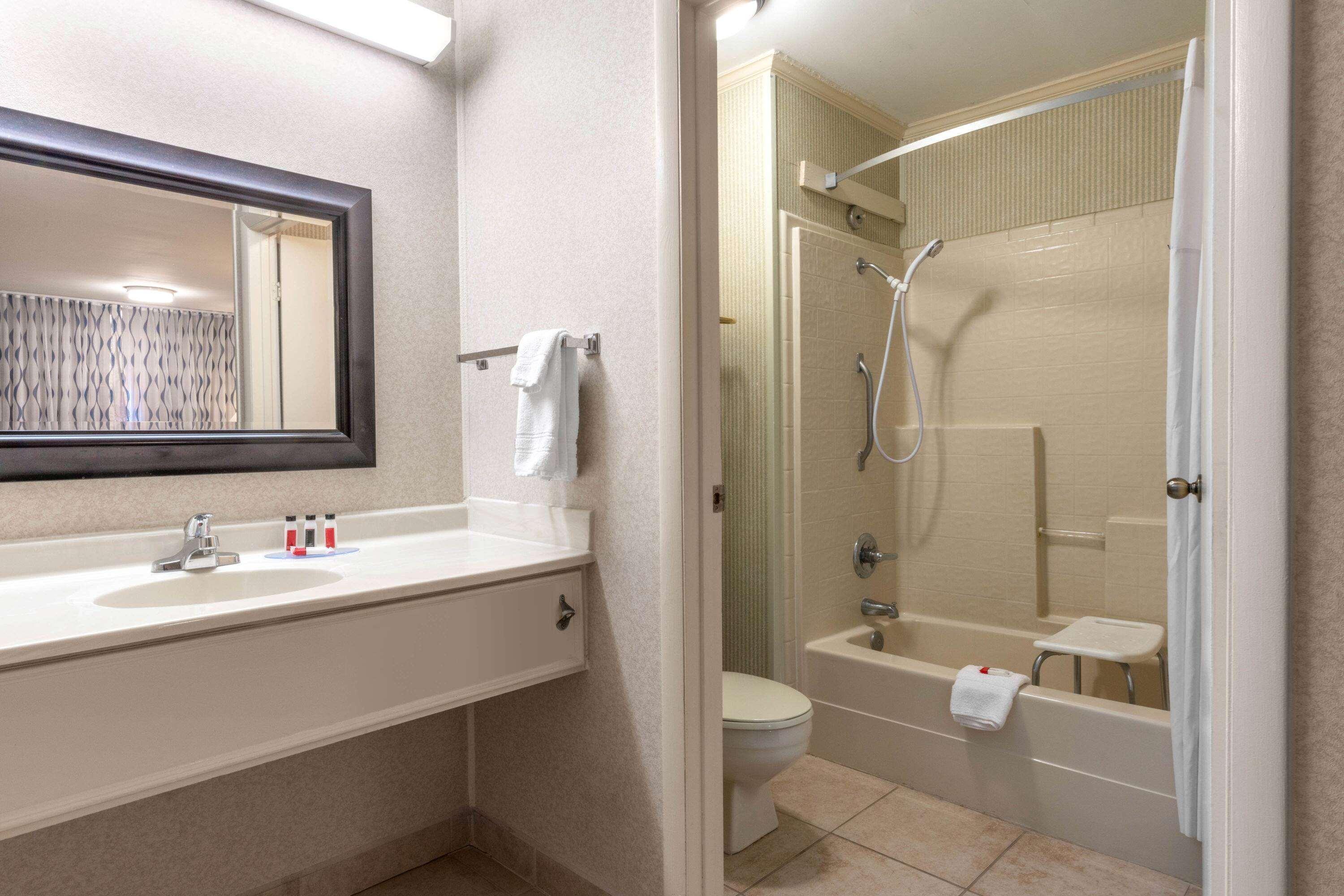 Days Inn By Wyndham Grants Zewnętrze zdjęcie
